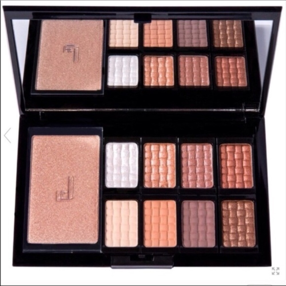 NEW Doucce Freematic Eyeshadow Pro Palette in Nude